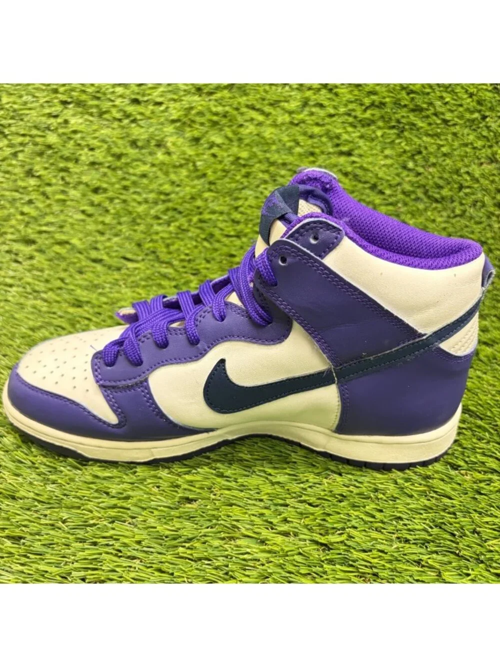 Nike Dunk High Boys Size 7Y Purple White Athletic Walking Leather Shoes Sneakers